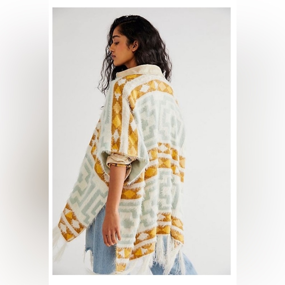 NWT Free People Cozy Diamondback Fringe Kimono - Picture 4 of 11